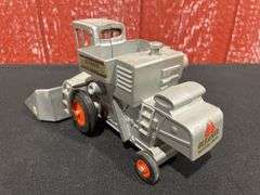 1/32 AC Gleaner Combine Ertl