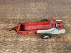 (4) 1/16 Tru-Scale Spreaders Carter