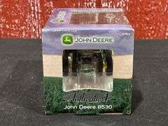 1/64 John Deere 8530 Authentics NIB Ertl