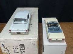 (2) 1/24 Ford Cars NIB