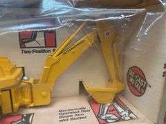 1/16 IH Backhoe NIB Ertl