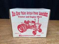 1/16 IH 1468 1995 Blue River Valley NIB Ertl