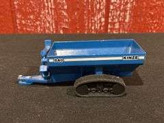 1/64 Kinze 840 Grain Cart NIB Gottman