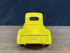 (2) IH Pickup + Semi Tractor Product Miniature