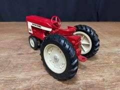 1/16 Farmall 404 Ertl