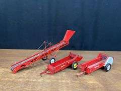 (3) 1/16 Tru-Scale Implements Carter