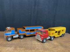 (2) IH Transtar Horse Trailer Semis Ertl