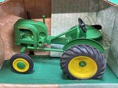 1/16 John Deere LA NIB SC