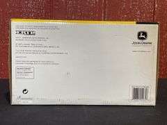 1/32 John Deere 9330 Prestige NIB Ertl