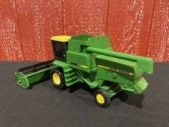 1/24 John Deere Titan Combine Ertl