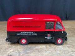 1/25 IH Metro Van NIB 1st Gear