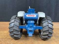 (2) 1/12 Ford 8600 + Wagon Ertl