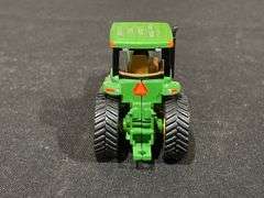 1/64 John Deere 8420T 2002 Farm Show NIB Ertl
