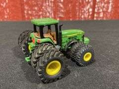 1/64 John Deere 8400 Customized
