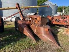 1937 Allis Chalmers WC with Model 33 Picker