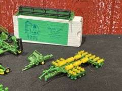 (15) 1/64 John Deere