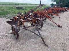 Allis Chalmers 3 Bottom Pull Type Plow