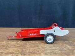 (3) 1/16 Tru-Scale Spreaders Carter