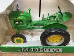 1/16 John Deere LA NIB SC