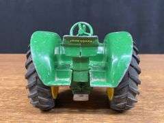(2) 1/16 John Deere 820 + 2030 Ertl