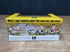1/16 John Deere 140 L&G Patio Yellow NIB Ertl