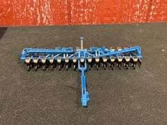 (2) 1/64 Kinze Planters SC