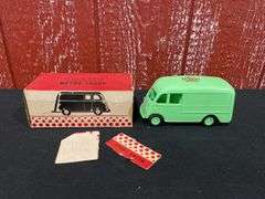 IH Metro Truck NIB Product Miniature