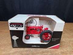 1/16 Farmall F-12 NIB SM