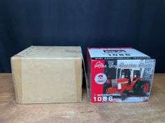1/16 IH 1086 2004 TTT NIB Ertl