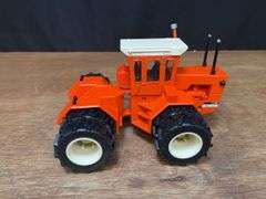 1/32 AC 440 NIB Ertl
