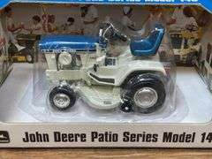 1/16 John Deere 140 L&G Patio Blue NIB Ertl