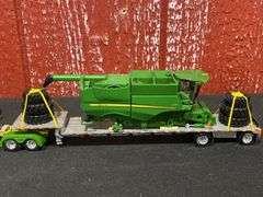1/64 John Deere Combine Hauler