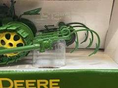1/16 John Deere Lindeman Crawler w/Cultivator NIB SC