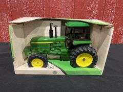 1/16 John Deere 4955 NIB Ertl