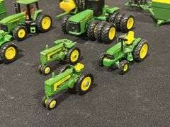 (10) 1/64 John Deere