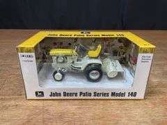 1/16 John Deere 140 L&G Patio Yellow NIB Ertl