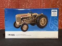 1/16 Ford 881 Gold Demonstrator 2018 NFTM NIB Ertl