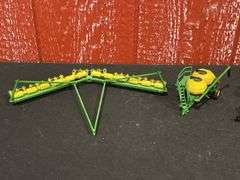 (8) 1/64 John Deere