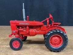 (2) 1/16 IH 140 + Farmall Cub Ertl