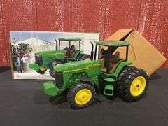 1/16 John Deere 8310 1999 Farm Show NIB Ertl