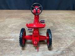 1/8 Farmall 806 Pedal Tractor 1998 NFTM NIB Ertl
