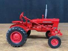 (2) 1/16 IH 140 + Farmall Cub Ertl