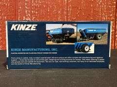 1/64 Kinze 1305 Grain Cart NIB SC