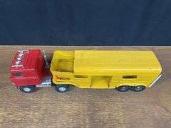 (2) IH Transtar Horse Trailer Semis Ertl