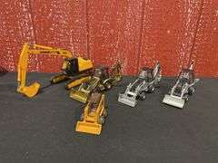 (5) 1/35 Case Industrial