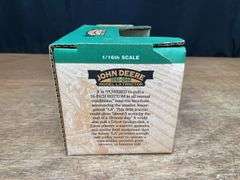 1/16 John Deere LA NIB SC