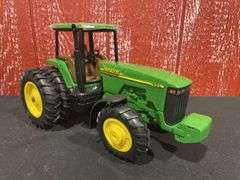 1/16 John Deere 8310 1999 Farm Show NIB Ertl