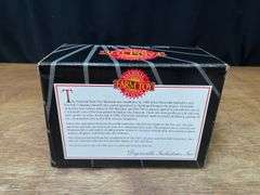 1/8 Farmall 806 Pedal Tractor 1998 NFTM NIB Ertl