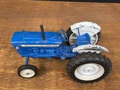 (2) 1/12 Ford 4000 + 961