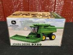 1/64 John Deere 9750 Combine 2001 Farm Show NIB Ertl